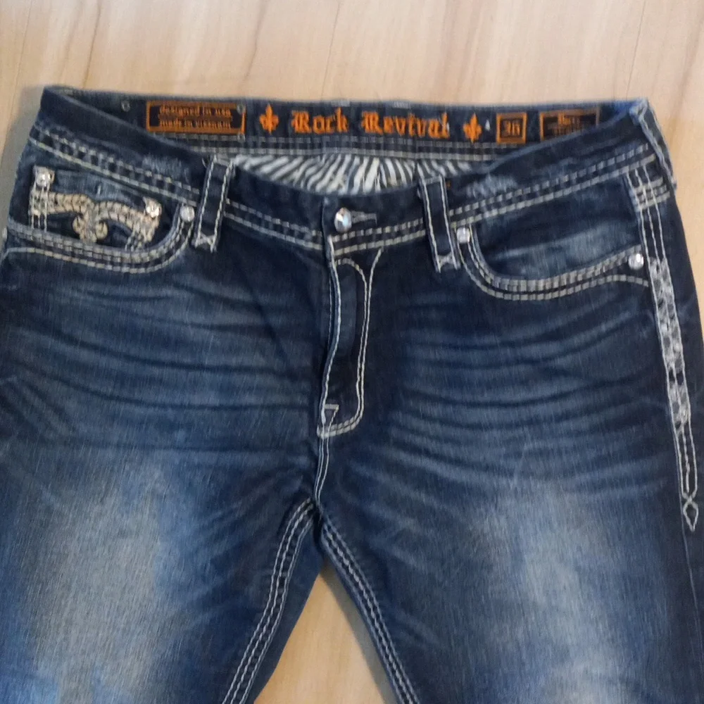 Rock Revival Betty Straight Jeans - Picture 3 of 5